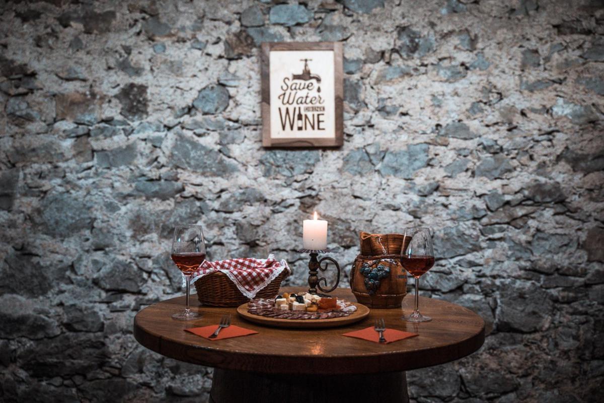 Vineyard Cottage Skatlar Otocec Luaran gambar