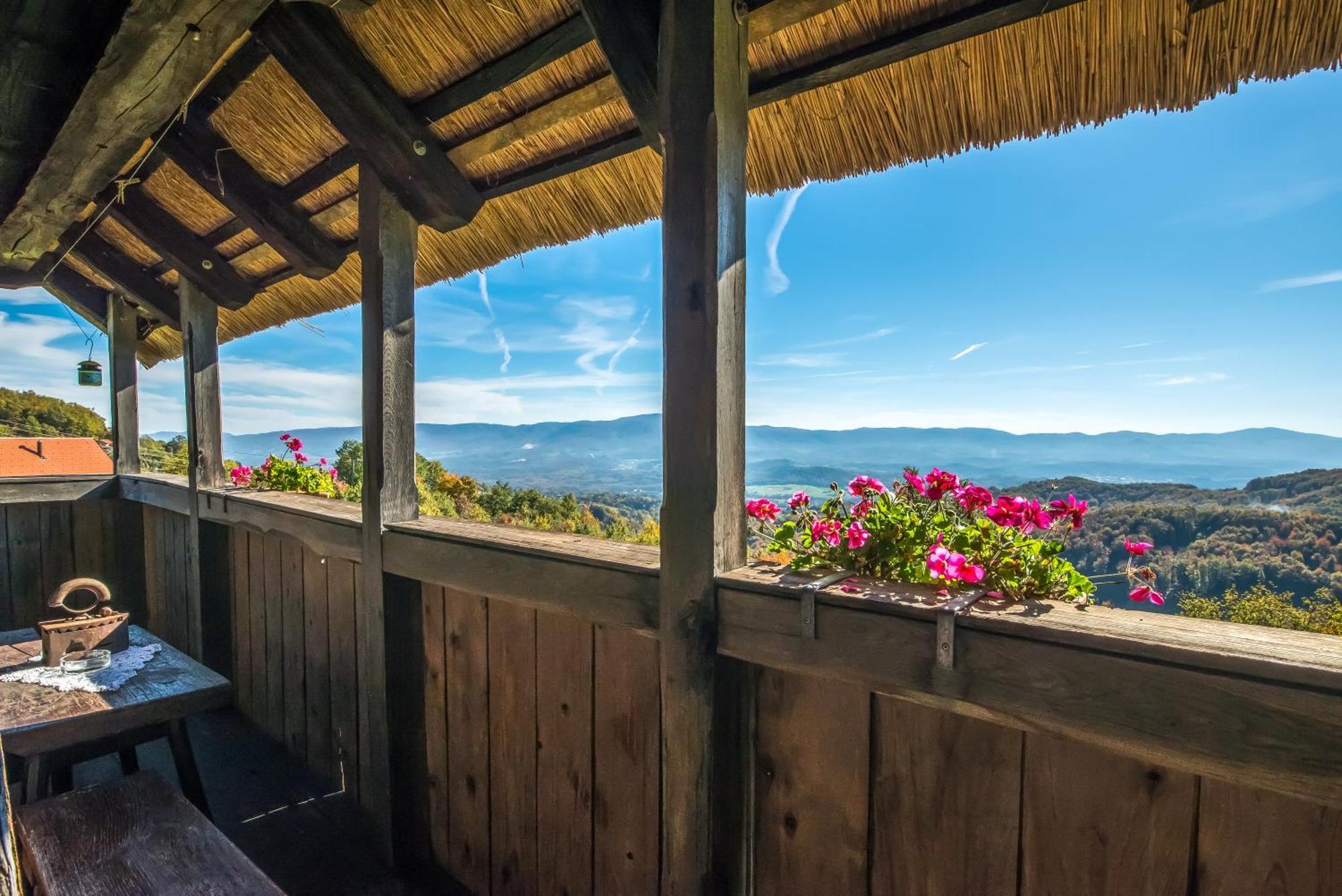Vineyard Cottage Skatlar Otocec Luaran gambar