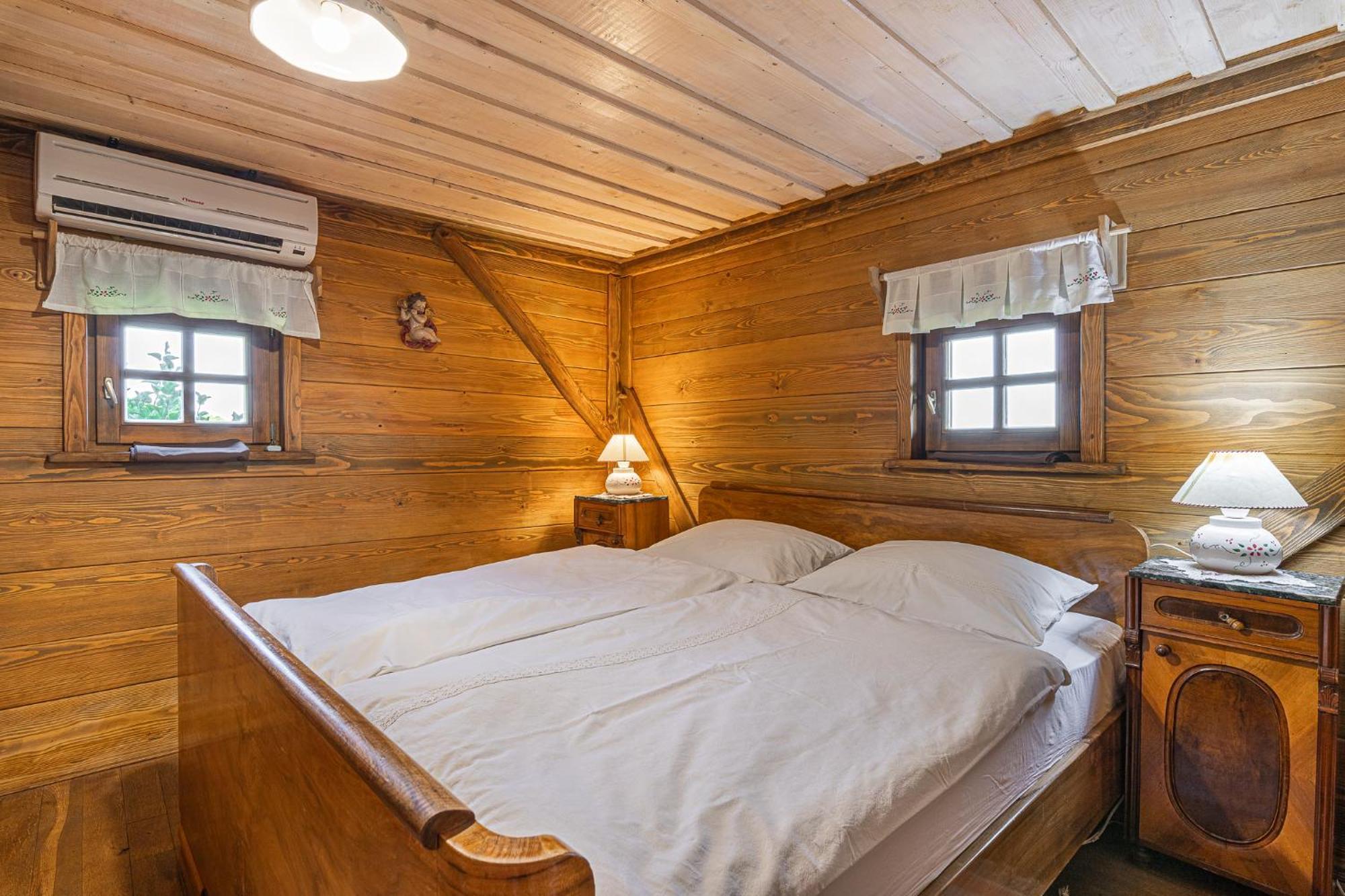 Vineyard Cottage Skatlar Otocec Luaran gambar
