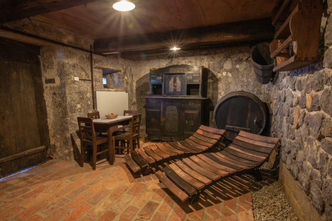 Vineyard Cottage Skatlar Otocec Luaran gambar